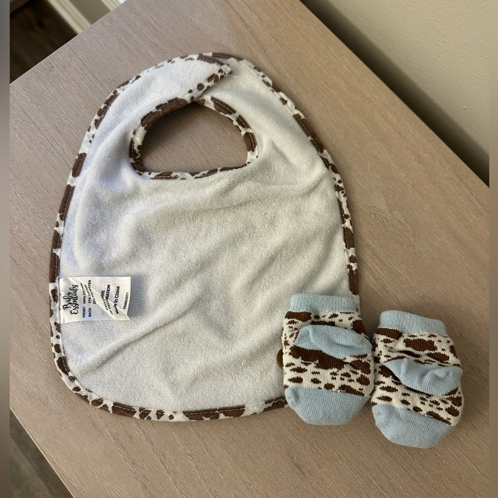 Bib &‎ Rattle Sock Set - Picture 2 of 2